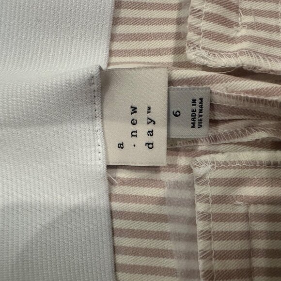 A NEW DAY WOMENS TAN WHITE STRIPE PANTS NEW SIZE 6 SIDE ZIP CLOSURE SKINNY ANKLE - Picture 9 of 13